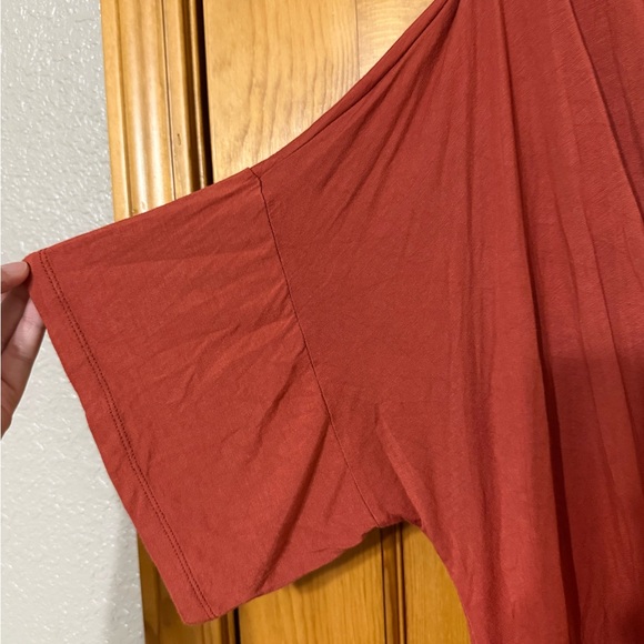 Umgee V-Neck Twist Front Blouse - Rust size large - Picture 5 of 6